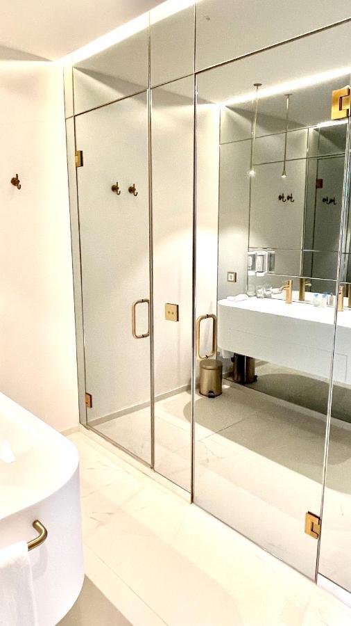 Luxury Suites & Apartments Mondrian Market Square II Varsavia Esterno foto
