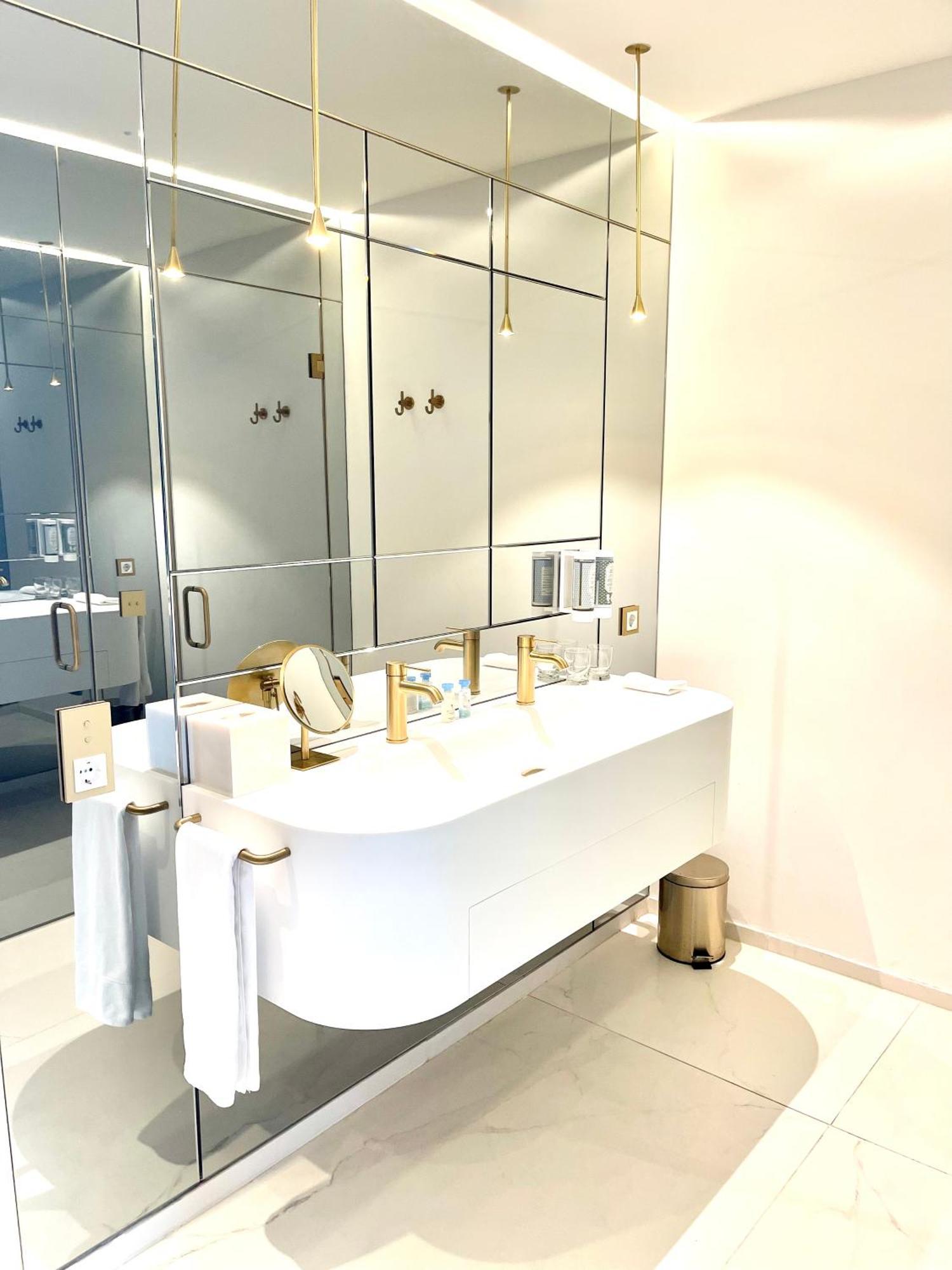 Luxury Suites & Apartments Mondrian Market Square II Varsavia Esterno foto