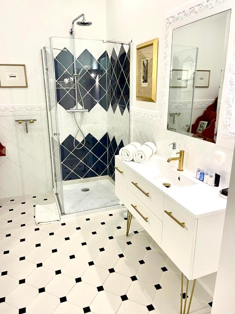 Luxury Suites & Apartments Mondrian Market Square II Varsavia Camera foto