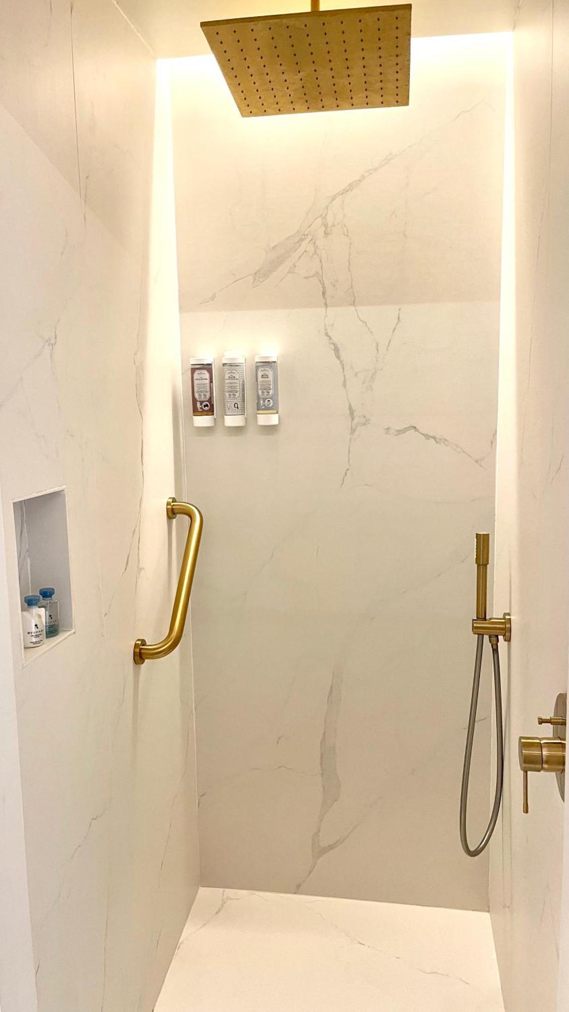 Luxury Suites & Apartments Mondrian Market Square II Varsavia Camera foto