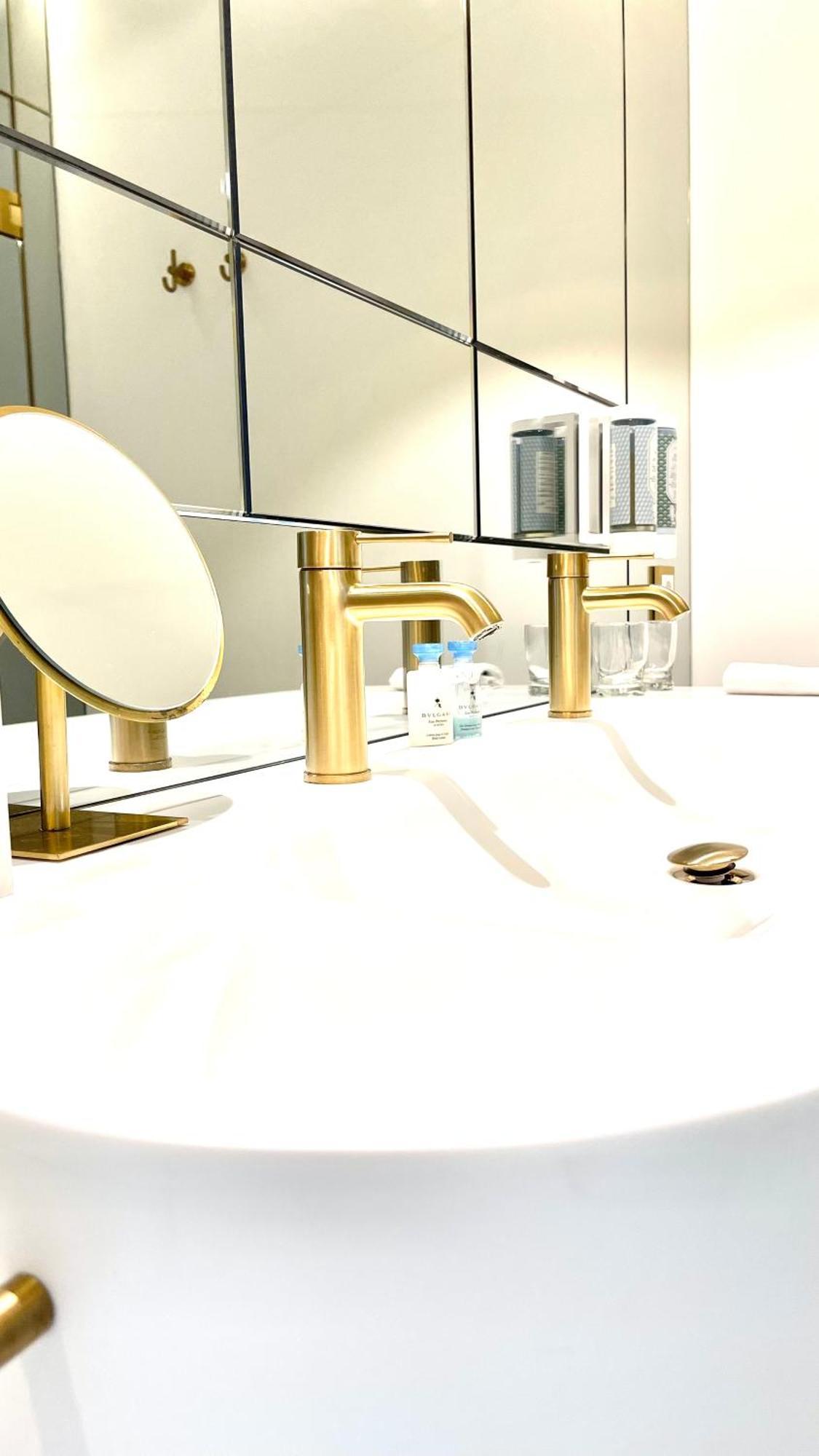 Luxury Suites & Apartments Mondrian Market Square II Varsavia Camera foto